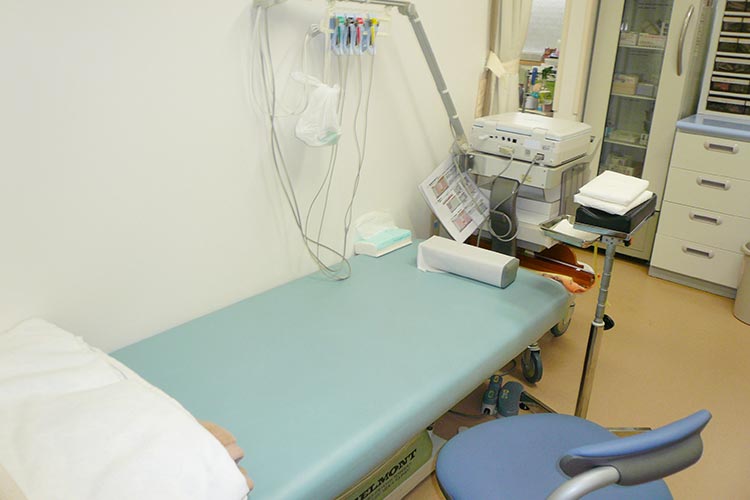 処置室ベッド